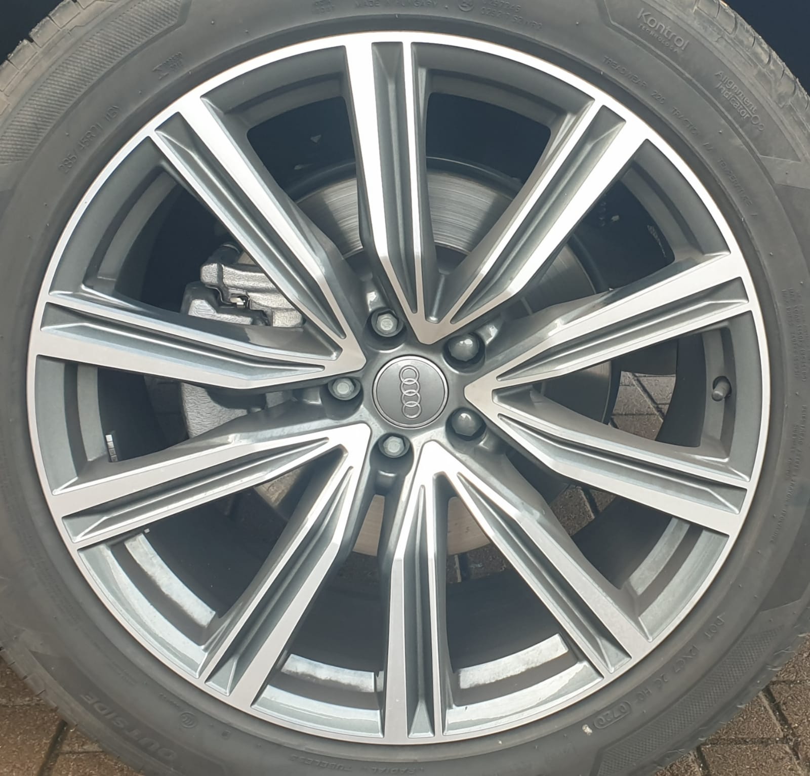 AUDI A8 QUATRON GREY MET (24-00-277)