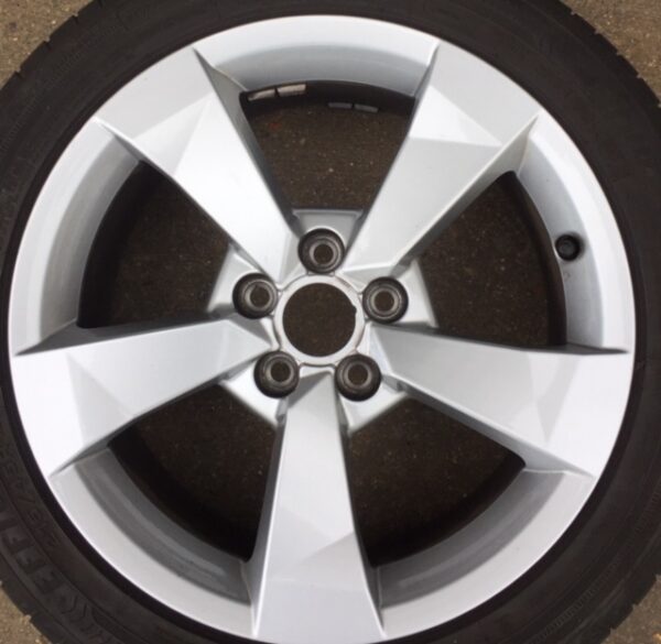 AUDI A1 FINE SILVER (20-00-53)
