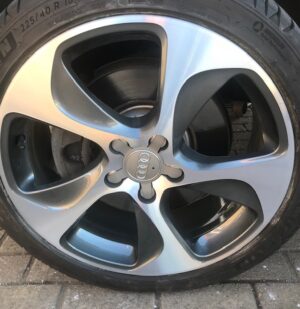 AUDI E-TRON ANTHRACITE (24-00-257)