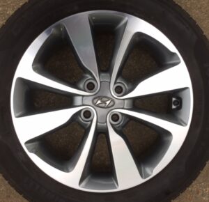 HYUNDAI i20 GREY METALLIC (24-00-163)