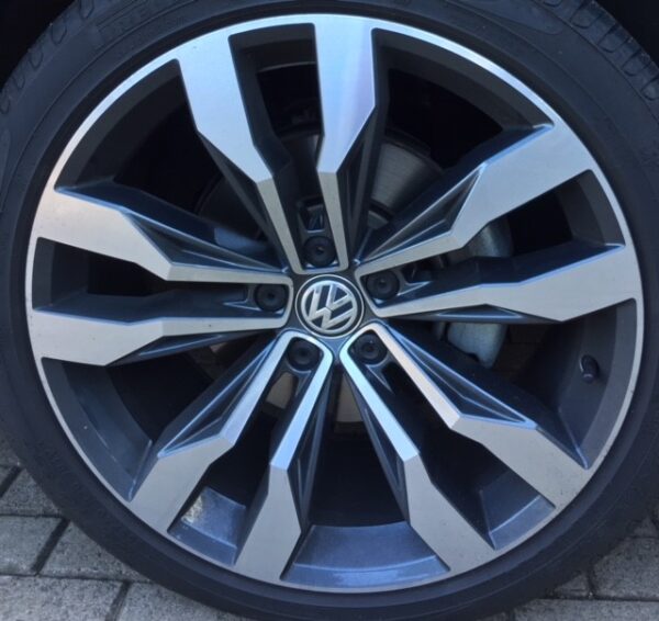 VW TIGUAN FLINT GREY MET DC (24-00-192)