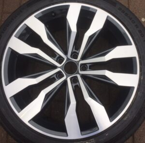 VW TIGUAN GUNMETAL SPARKLE (24-00-155)