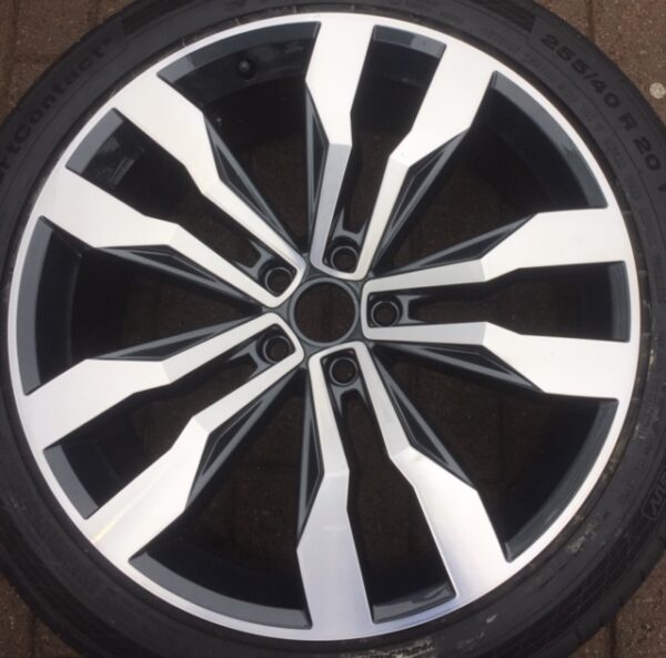 VW TIGUAN GUNMETAL SPARKLE (24-00-155)