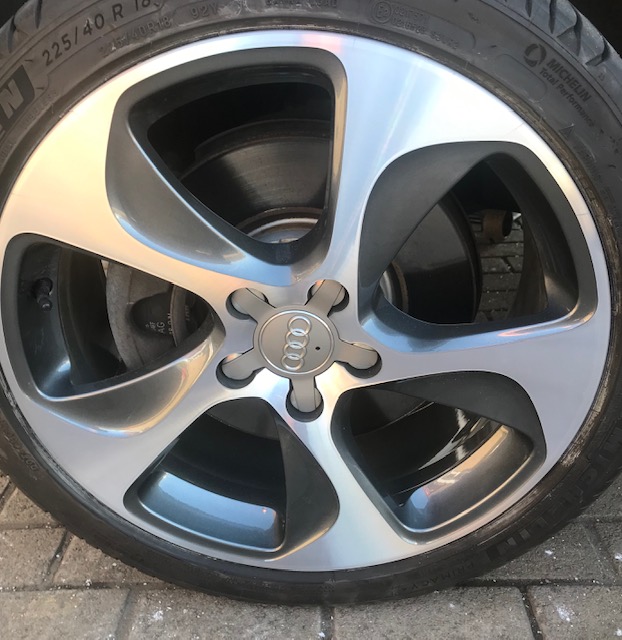 AUDI E-TRON ANTHRACITE (24-00-257)