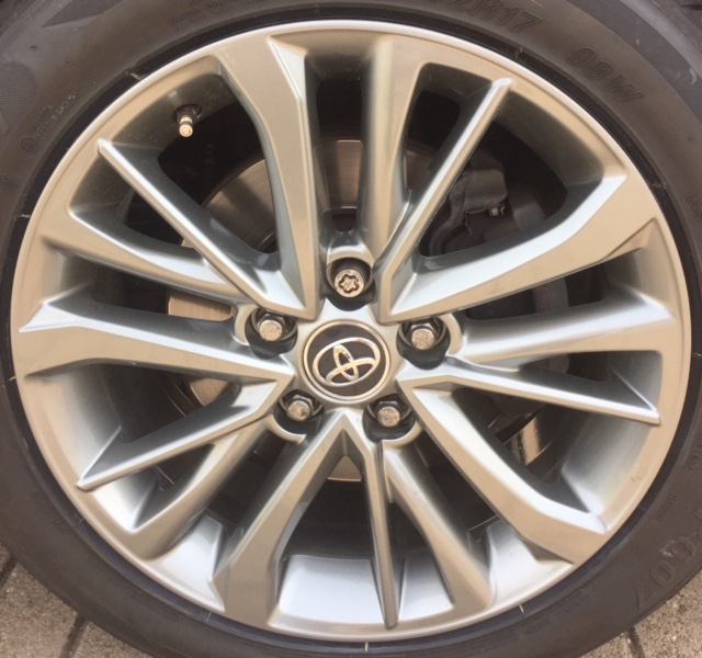 TOYOTA AVENSIS SPARKLE ANTHRACITE (24-00-226)
