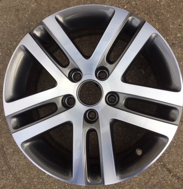 VW LIGHT GUNMETAL DC ( 24-00-42)