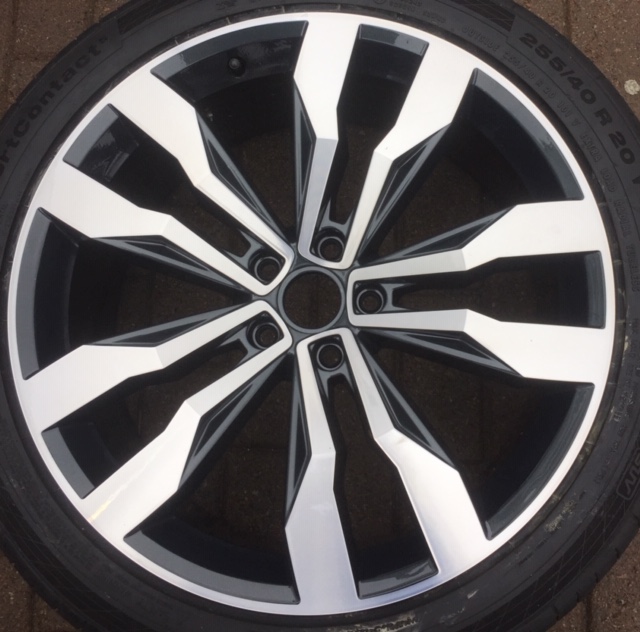 VW TIGUAN GUNMETAL SPARKLE (24-00-155)